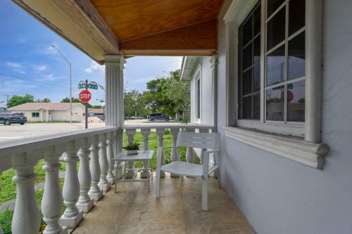 Apartamento Bright: Central 1br - Kingbed - Smart-tvs - Parking