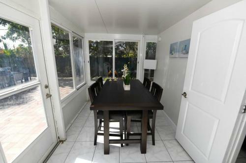 Luxurious 4-bdrm House Near Beach & Wilton Manors