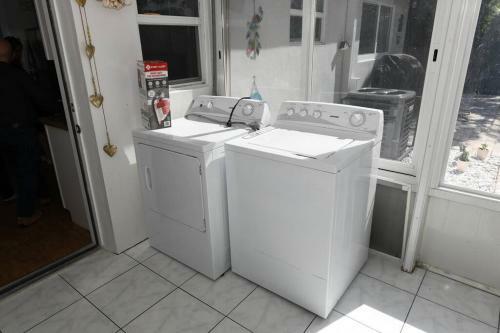 Luxurious 4-bdrm House Near Beach & Wilton Manors