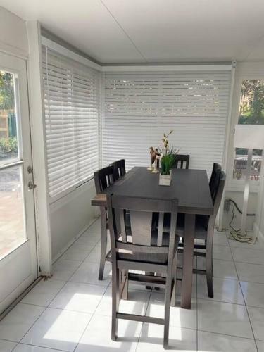 Luxurious 4-bdrm House Near Beach & Wilton Manors