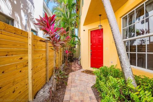 Las Olas Maison De Ville Townhouse