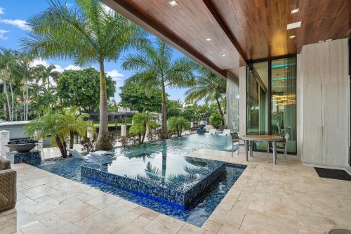 Modern Luxury Oasis 5 Bedrooms 8 Baths Walking Distance To Las Olas Beach