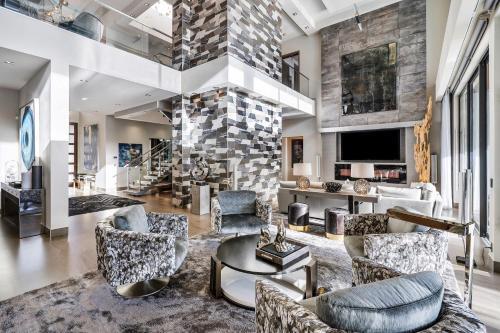 Modern Luxury Oasis 5 Bedrooms 8 Baths Walking Distance To Las Olas Beach