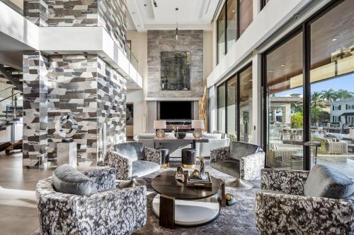 Modern Luxury Oasis 5 Bedrooms 8 Baths Walking Distance To Las Olas Beach