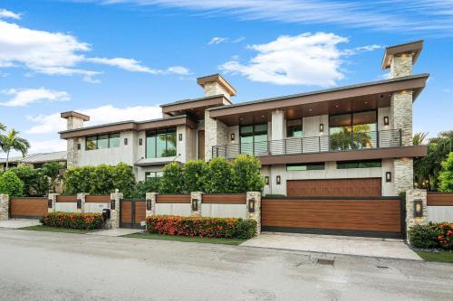 Modern Luxury Oasis 5 Bedrooms 8 Baths Walking Distance To Las Olas Beach