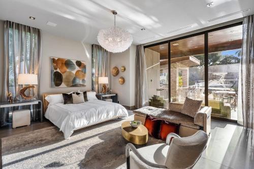 Modern Luxury Oasis 5 Bedrooms 8 Baths Walking Distance To Las Olas Beach