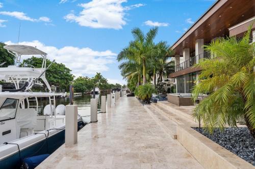 Modern Luxury Oasis 5 Bedrooms 8 Baths Walking Distance To Las Olas Beach