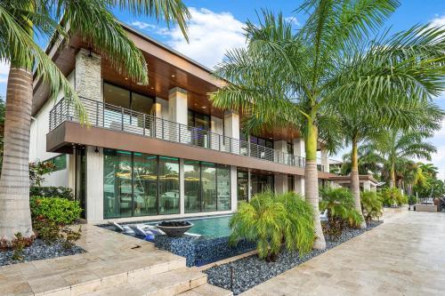 Modern Luxury Oasis 5 Bedrooms 8 Baths Walking Distance To Las Olas Beach