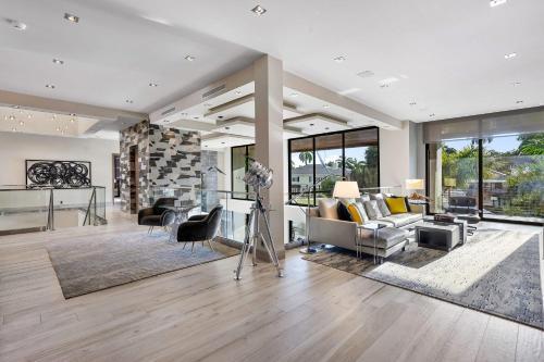 Modern Luxury Oasis 5 Bedrooms 8 Baths Walking Distance To Las Olas Beach