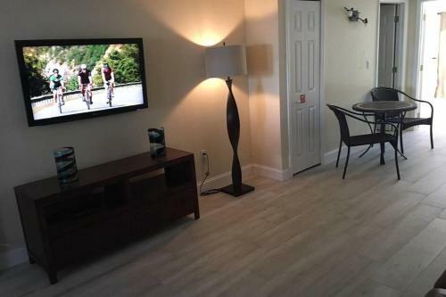 Licensed Mgr - 3/3.5 Modern Villa - Key Largo's Premier Oceanfront Resort And Marina!