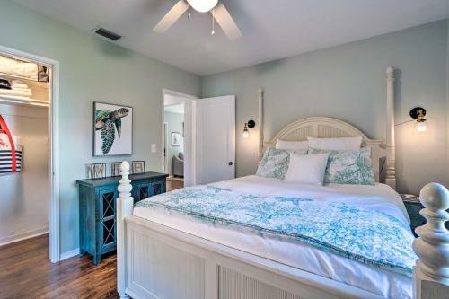 Historic Lake Worth Cottage With Private Yard!