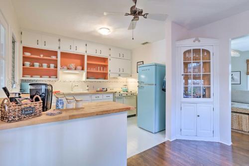 Historic Lake Worth Cottage With Private Yard!