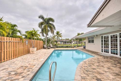 Lake Worth Waterfront Home - 5 Mi To Beach!