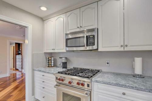 Lake Worth Waterfront Home - 5 Mi To Beach!