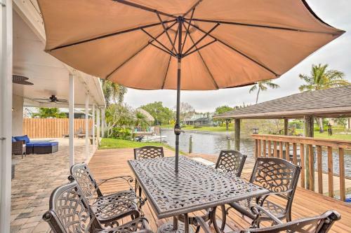 Lake Worth Waterfront Home - 5 Mi To Beach!