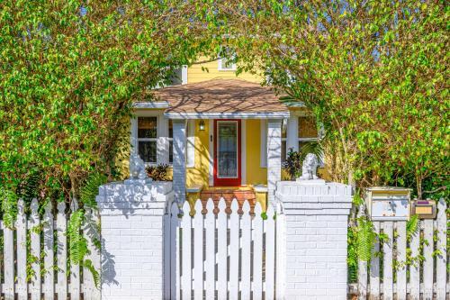 Garden Breeze Oasis