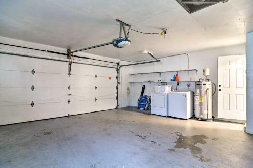 Updated Largo Home With Private Pool And Lanai!