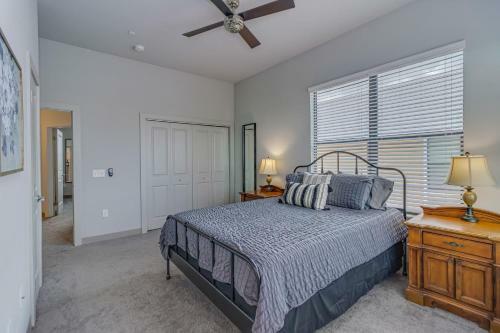 Apartamento Downtown 2 Story Loft, Sleeps 6, Pet Friendly, 10' Ceilings, 304