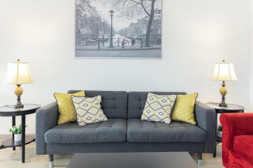 Apartamento Downtown 2 Story Loft, Sleeps 6, Pet Friendly, 10' Ceilings, 304