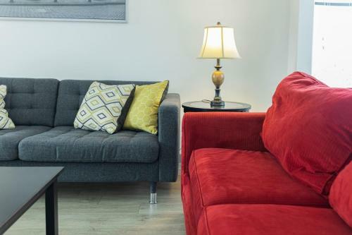 Apartamento Downtown 2 Story Loft, Sleeps 6, Pet Friendly, 10' Ceilings, 304