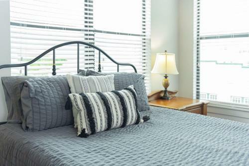 Apartamento Downtown 2 Story Loft, Sleeps 6, Pet Friendly, 10' Ceilings, 304