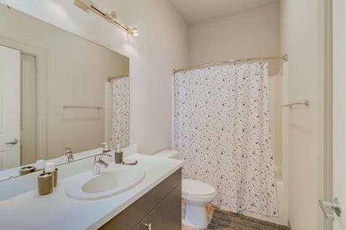 Apartamento Downtown 2 Story Loft, Sleeps 6, Pet Friendly, 10' Ceilings, 304