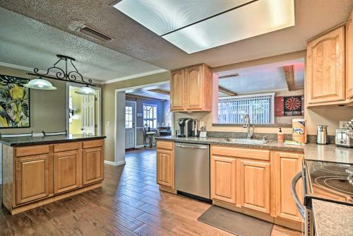 Idyllic Largo Escape With Private Pool And Lanai!
