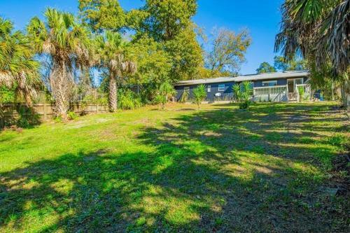 Remodeled Waterfront Oasis