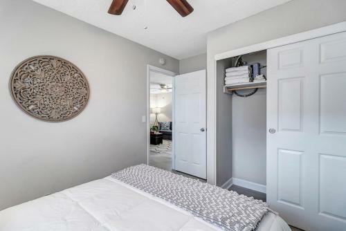 Cozy Apartment On Shaded Street!