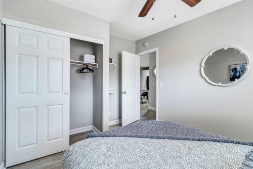Cozy Apartment On Shaded Street!