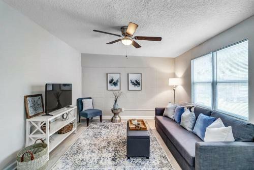 Cozy Apartment On Shaded Street!