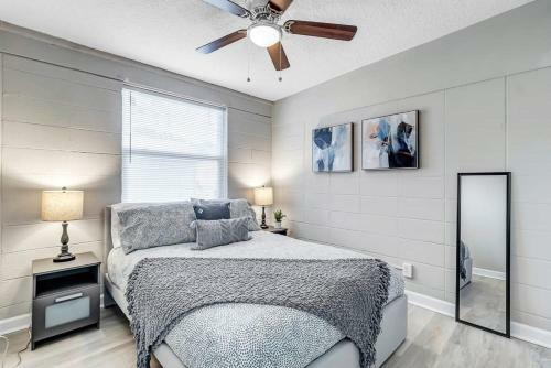 Cozy Apartment On Shaded Street!