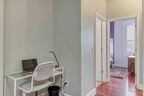 Stylish 2 Br Apartment - Perfect For Relaxing!