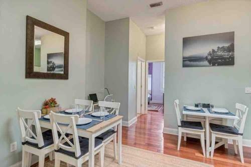 Stylish 2 Br Apartment - Perfect For Relaxing!