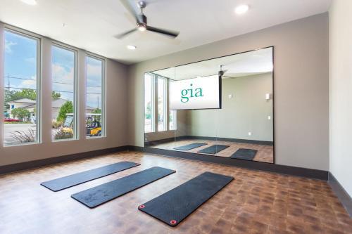 Stay Gia - Modern 1 Bedroom Apartment