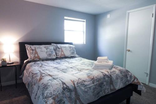 Cozy Spacious 4 Bed 2 Bath Nearby Attractions