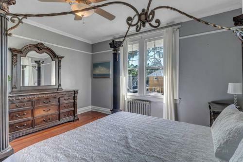 Luxurious Mansion In Historic Springfield!!!