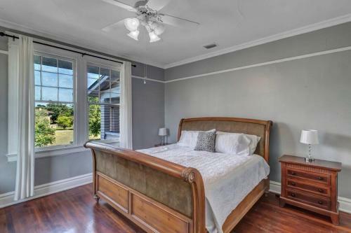Luxurious Mansion In Historic Springfield!!!