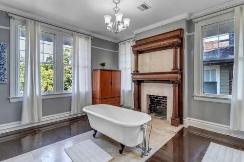 Luxurious Mansion In Historic Springfield!!!