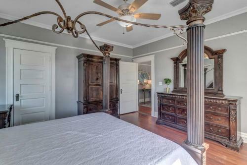 Luxurious Mansion In Historic Springfield!!!