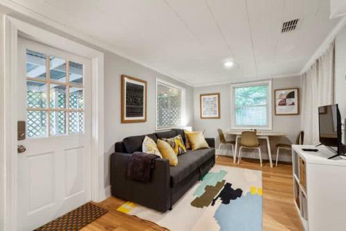 Adorable 2 Br Tiny Home In Historic San Marco!