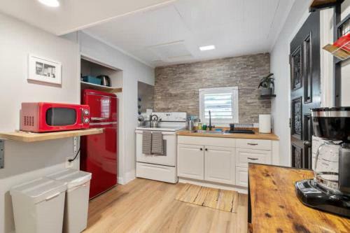 Adorable 2 Br Tiny Home In Historic San Marco!