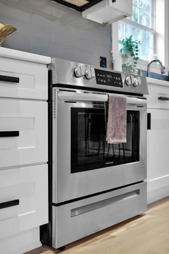 Sunny Apartment In Walkable San Marco!