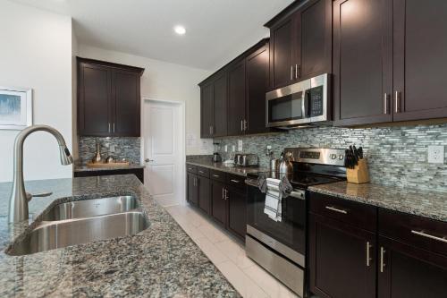 Villa 5 Bed Retreat Champions Gate 1640