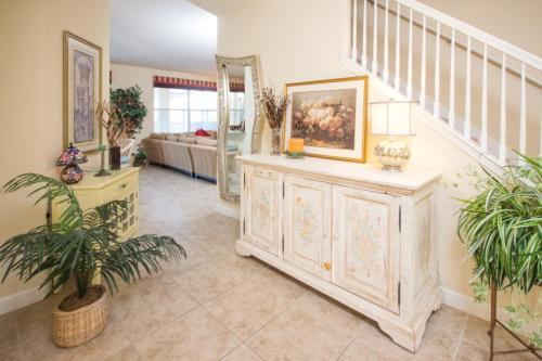 Joanne's West Haven Villa Home