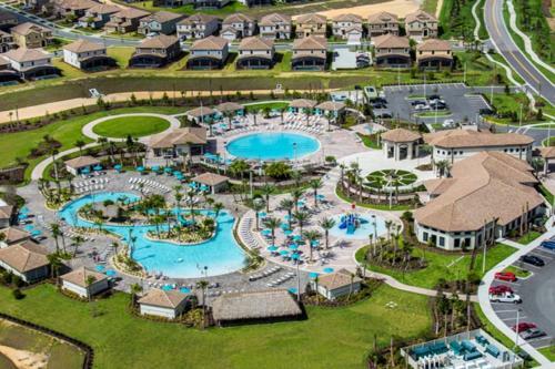 Villa Disney-champions Gate Resorts 8br/5baths/pool/spa