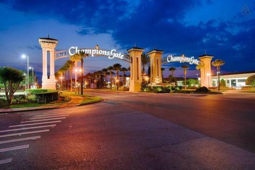 Villa Disney-champions Gate Resorts 8br/5baths/pool/spa
