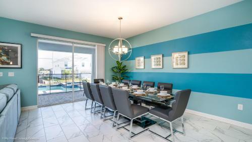 Villa Disney-champions Gate Resorts 8br/5baths/pool/spa