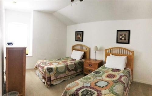 33 Andalusia House