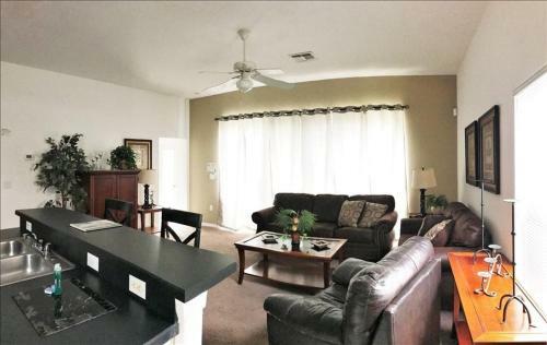 33 Andalusia House